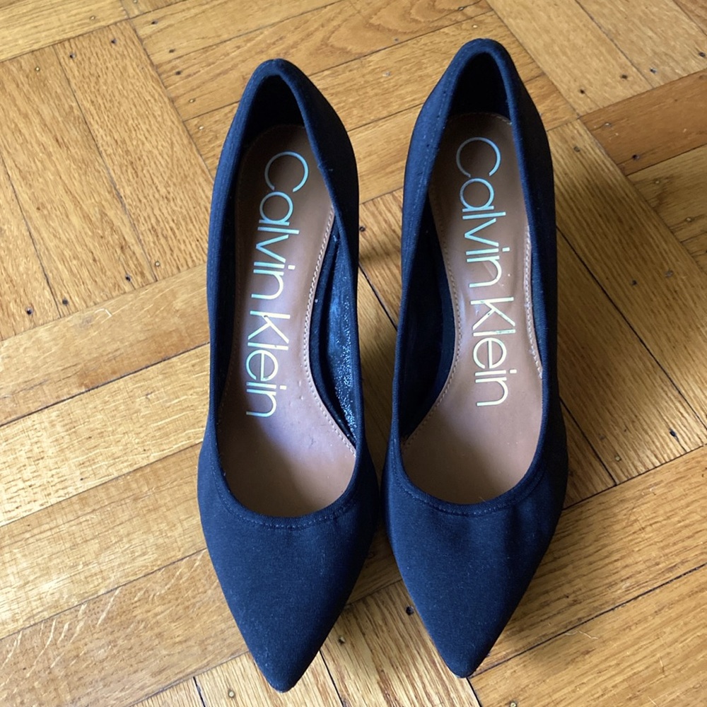 Calvin Klein black fabric pumps heels size 7